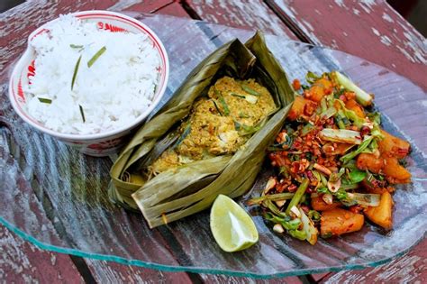 Cambodian fish amok (amok trey) .